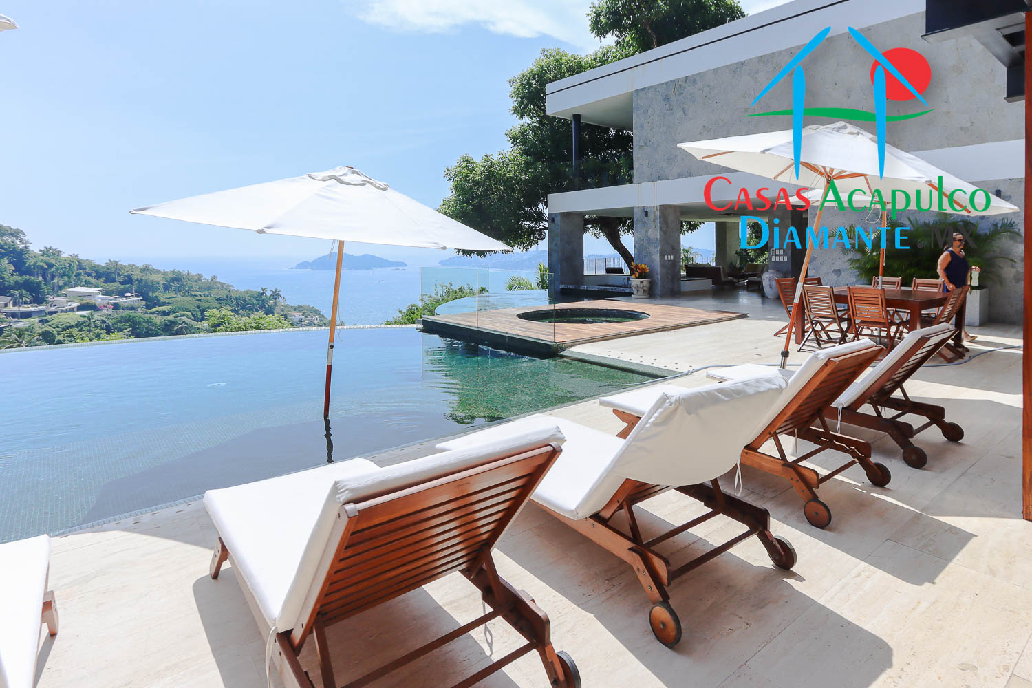 La Roqueta - Alberca y asoleadero 15